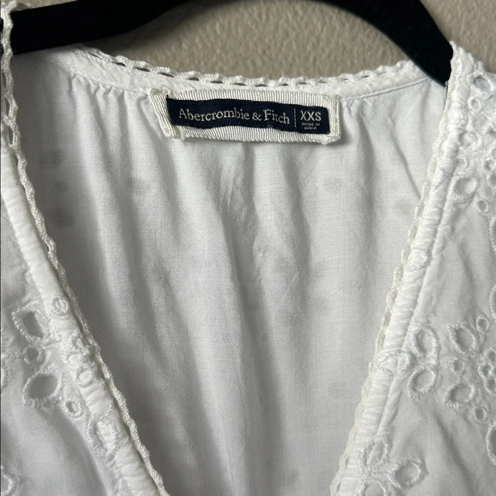 A&F cropped eyelet tie waist top size XXS - Picture 3 of 5